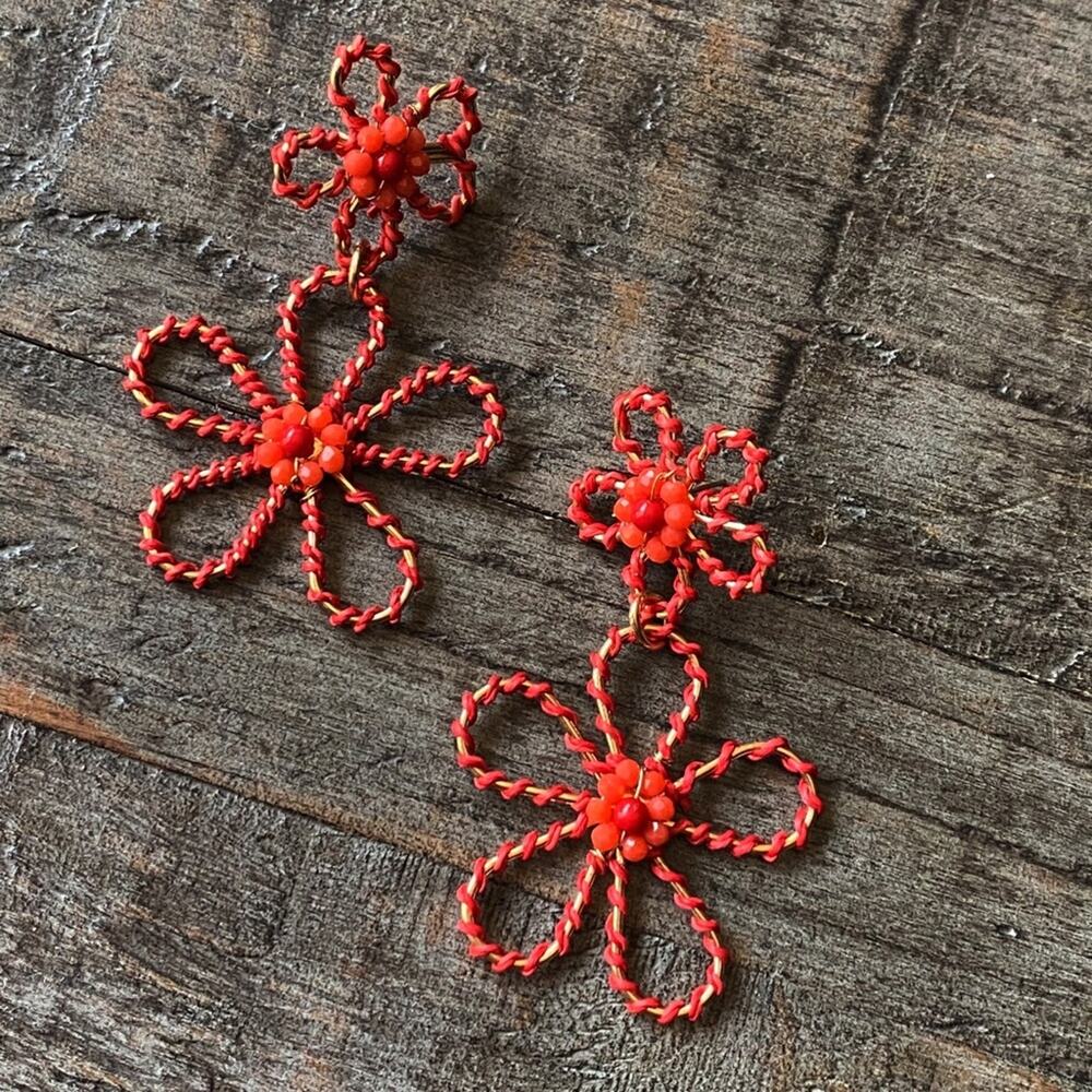 NEW Orange & Gold Floral Dangle Earrings - Picture 7 of 8